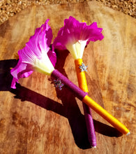 Load image into Gallery viewer, "Hibiscus Love" Faux Flower Pen