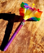 Load image into Gallery viewer, "Hibiscus Love" Faux Flower Pen