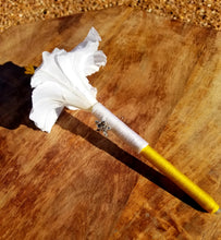 Load image into Gallery viewer, "Hibiscus Love" Faux Flower Pen