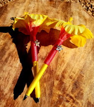 Load image into Gallery viewer, "Hibiscus Love" Faux Flower Pen