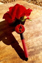 Load image into Gallery viewer, "Pride of Africa" Queen Nadira Faux Flower Pen