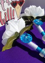 Load image into Gallery viewer, "Buttercup" Faux Flower Pen