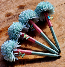 Load image into Gallery viewer, "Fairytale Treasures" Faux Flower Pen