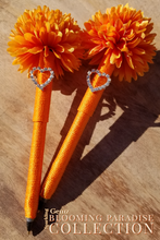 Load image into Gallery viewer, "Blooming Paradise" Faux Flower Pen