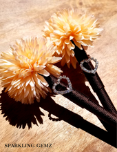 Load image into Gallery viewer, "Blooming Paradise" Faux Flower Pen