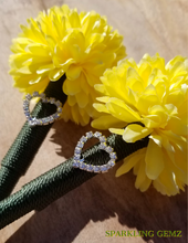 Load image into Gallery viewer, "Blooming Paradise" Faux Flower Pen