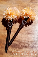 Load image into Gallery viewer, "Blooming Paradise" Faux Flower Pen