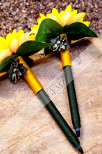 Load image into Gallery viewer, Sunshine đ» Faux Flower Pen