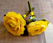 Load image into Gallery viewer, "Yellow Buttercup" Faux Flower Pen