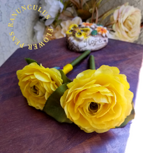 Load image into Gallery viewer, "Yellow Buttercup" Faux Flower Pen