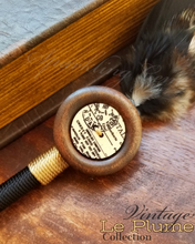 Load image into Gallery viewer, Postage Vintage Le Plume