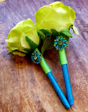 Load image into Gallery viewer, "Tropicana" Faux Flower Pen