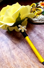 Load image into Gallery viewer, "Honey Bee" Faux Flower Pen