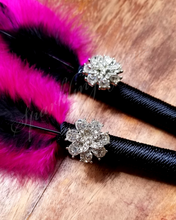 Load image into Gallery viewer, "Barcelona" Faux Feather Pen