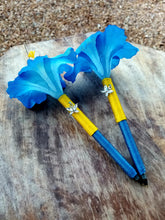 Load image into Gallery viewer, &quot;Hibiscus Love&quot; Faux Flower Pen

