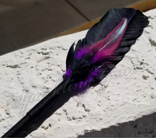 Load image into Gallery viewer, Perfect Hints &quot;Purple&quot; Faux Feather Pen
