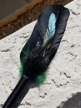 Load image into Gallery viewer, Perfect Hints &quot;Green&quot; Faux Feather Pen
